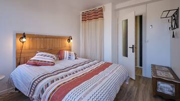 3 chambres, fer et planche Ă repasser, Wi-Fi gratuit, draps fournis