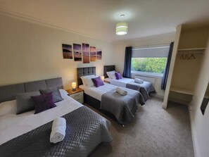 3 多间卧室、熨斗/熨衣板、WiFi、床单