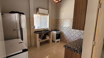 Fridge, oven, stovetop, blender