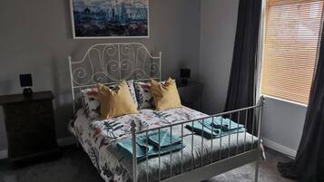 House | 3 bedrooms, free WiFi, bed sheets