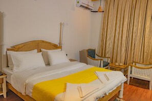 Iron/ironing board - Hotel El Castello (Leh)