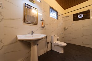 Bathroom - Harris Holiday Inn (Valparai)