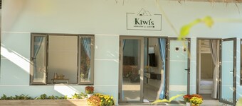 Kiwi's Homestay & Cafe