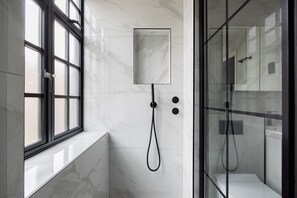 風筒、提供毛巾