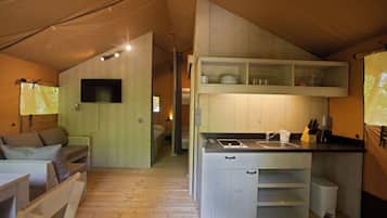 Deluxe Tent | Living area