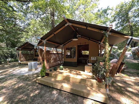 Ropa de cama de alta calidad, wifi gratis y ropa de cama . Camping Etxarri