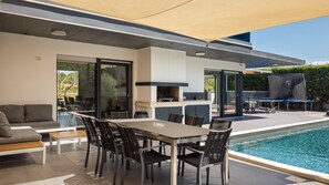 Outdoor dining - Villa Zara by Villas Guide (Radoši kod Višnjana)