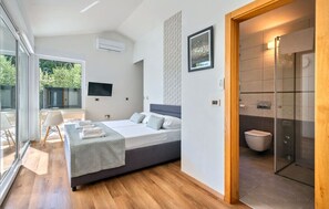 4 habitaciones, tabla de planchar con plancha y wifi gratis