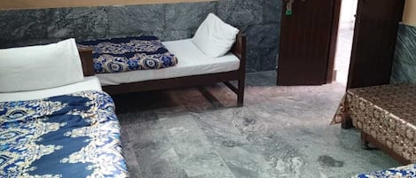 Economy Triple Room | Free WiFi