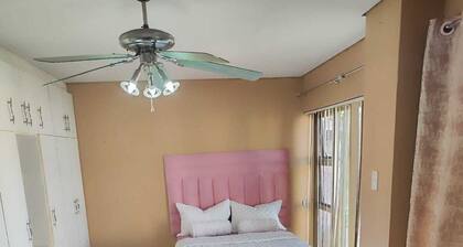 Vocational cottage in roseacres for tourists and adventurers. Stay with families