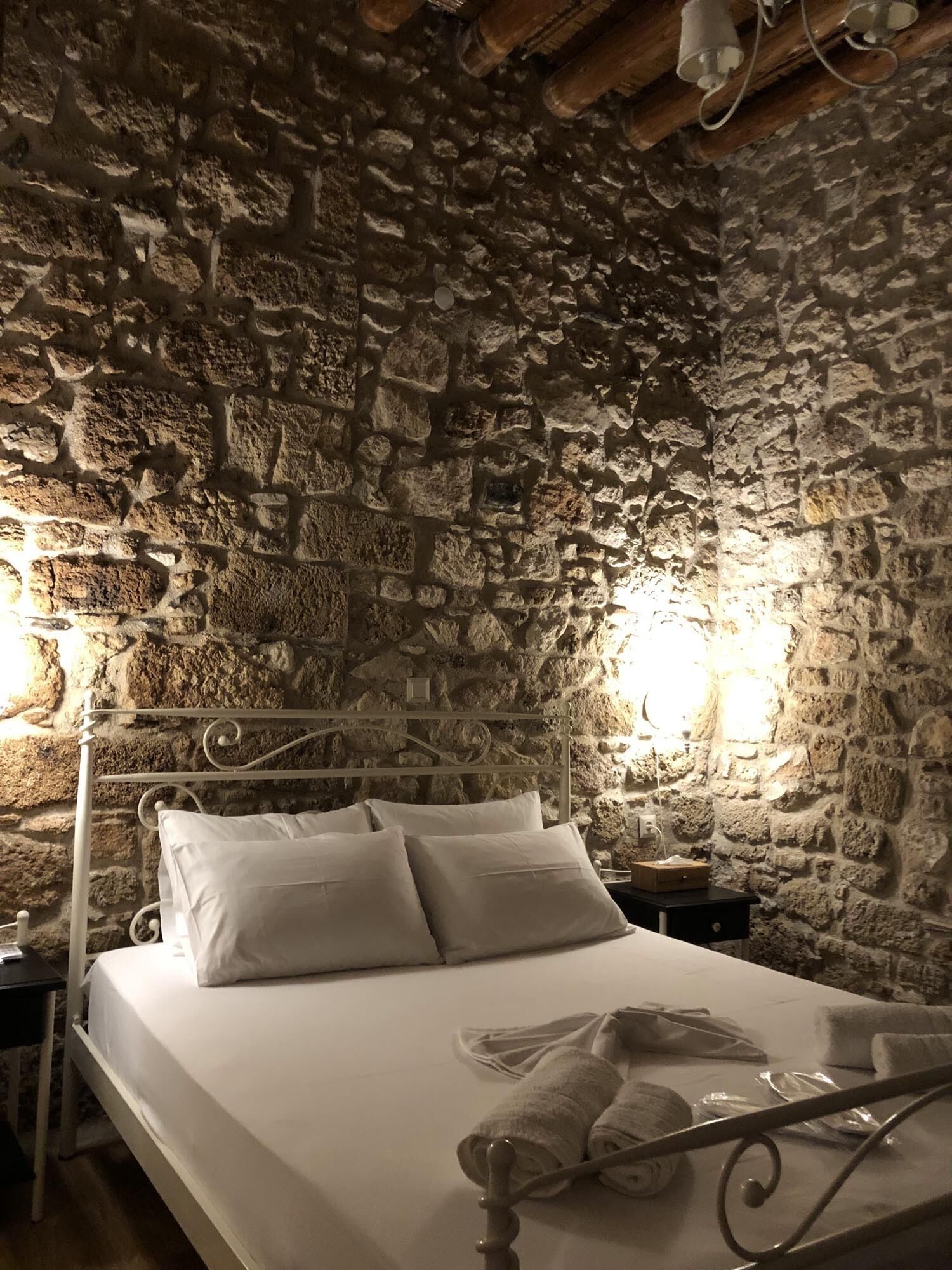 2 soverom, safe på rommet, strykejern/-brett og wi-fi (inkludert)