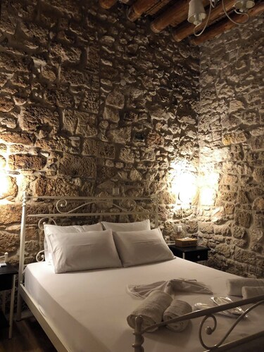 M & M Stone House in Massari