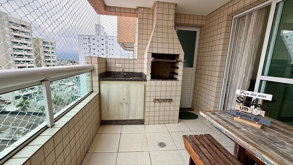 Apartment | Outdoor dining