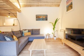 Télévision, chaîne hi-fi