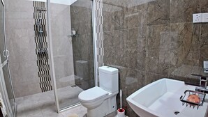 Basic Double Room | Desk, iron/ironing board (on request), WiFi (free) - Charika Villa (Bentota)