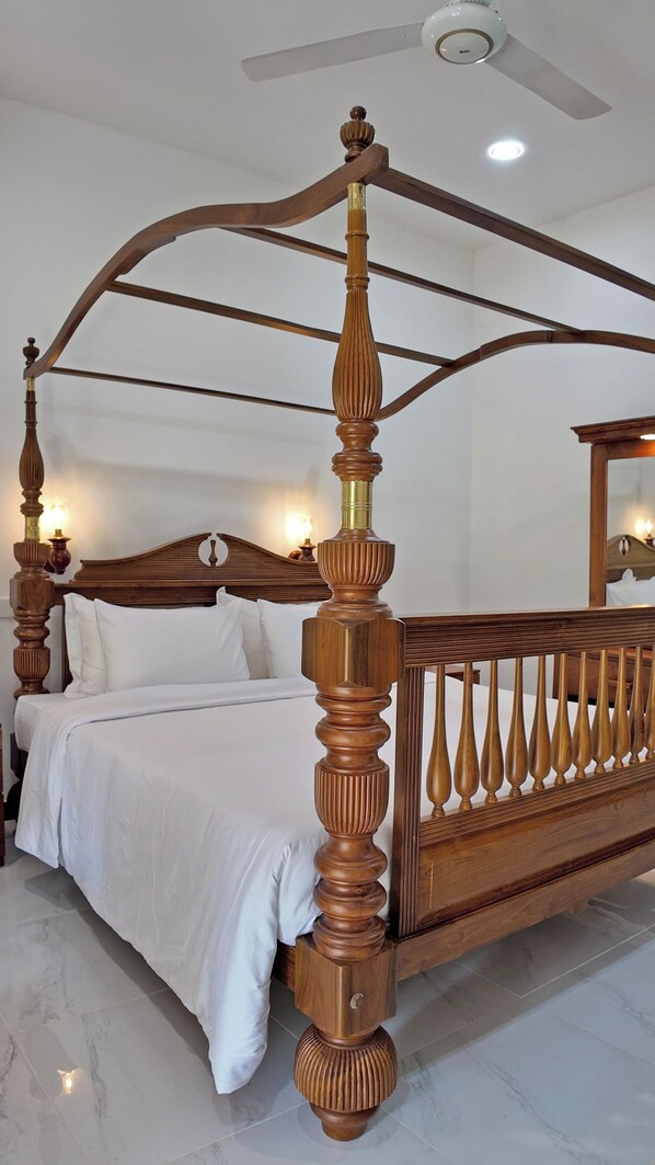 1 habitación, muebles diferentes y escritorio