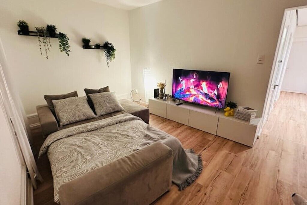 3 chambres, fer et planche à repasser, Wi-Fi, draps fournis