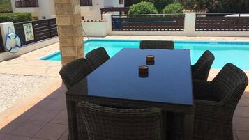 Vila | Piscina | Piscina interna