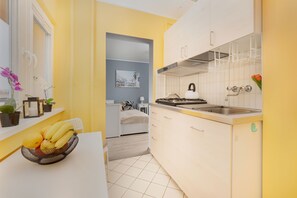 Studio, Balkon | Eigene Küche | Mikrowelle, Geschirrspüler, Kochgeschirr/Geschirr/Besteck