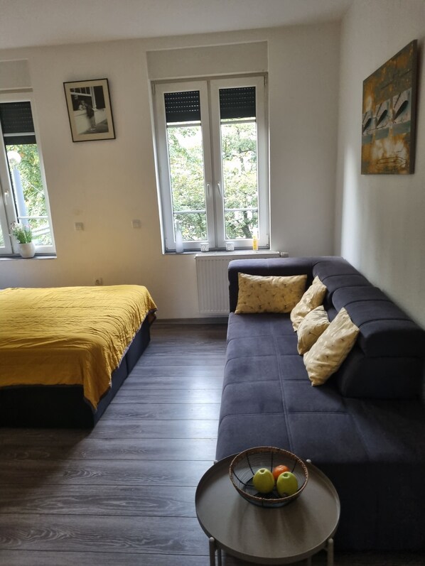 2 habitaciones, tabla de planchar con plancha, wifi y ropa de cama 
