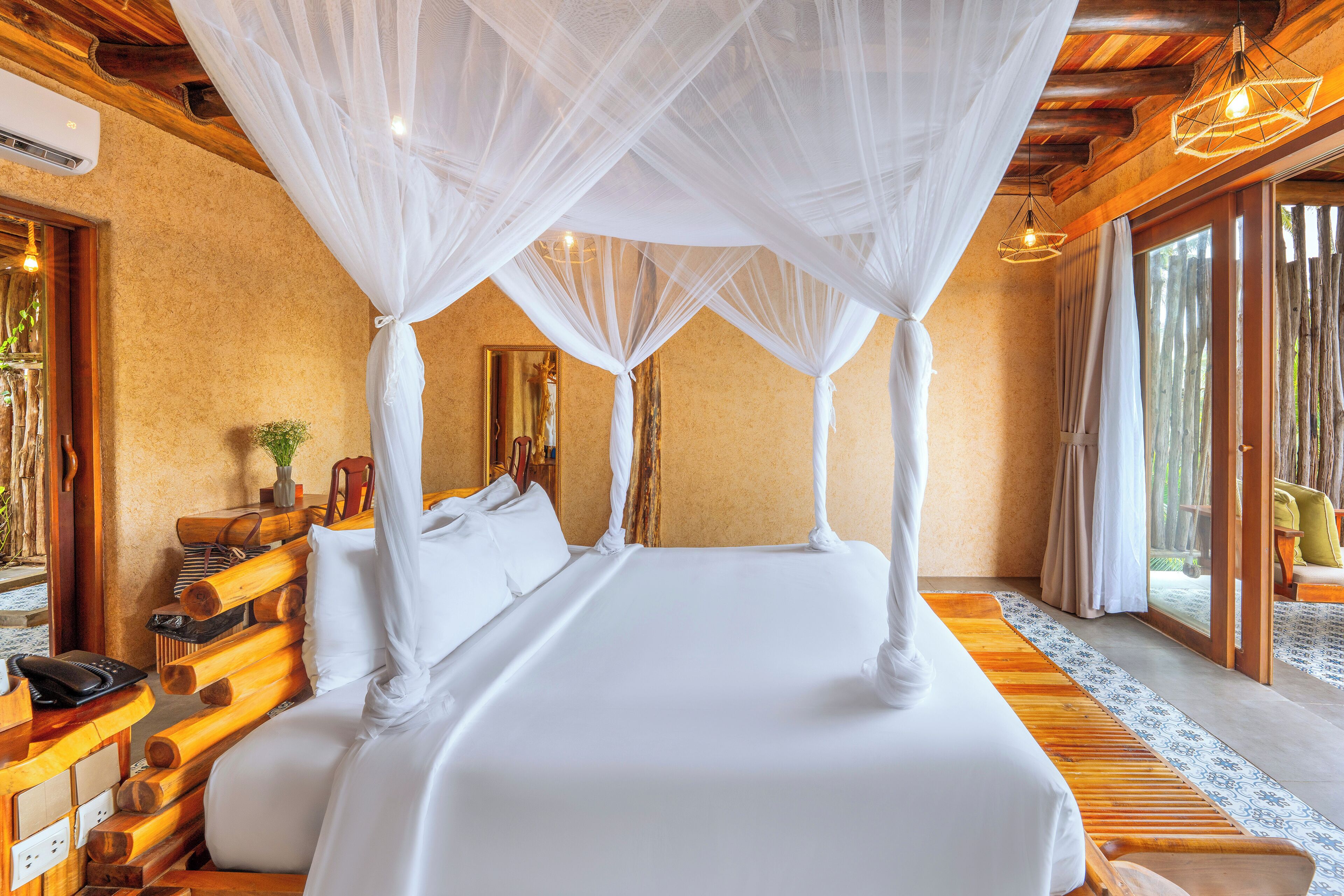 Premium Bungalow with Balcony | 1 bedroom, premium bedding, minibar, in-room safe