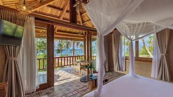 Premium Ocean Breeze with Ocean View | 1 bedroom, premium bedding, minibar, in-room safe