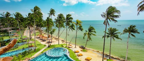 Outdoor pool, open 8:00 AM to 6:00 PM, pool umbrellas, pool loungers