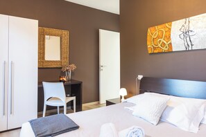 2 chambres, fer et planche à repasser, accès Internet, draps fournis