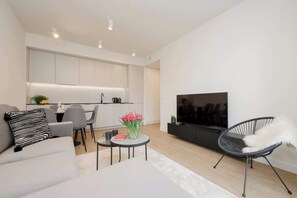 TV - #Zdziechowskiego 4 | Luxury Apartment | 3 Bedrooms | Parking (Warszawa)