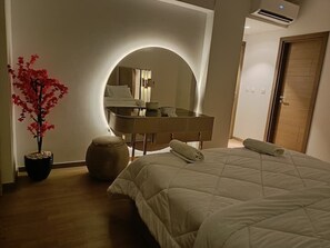 3 bedrooms, iron/ironing board, WiFi, bed sheets - Carrara White 3BR APT W/Garden view and Pool (Mokattam)