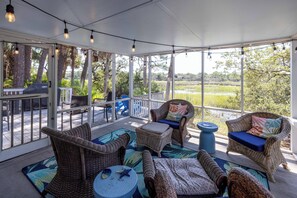 Terrace/patio - 860 Sabal Ct - New to VRBO! Resort Access Included! (Fripp Island)