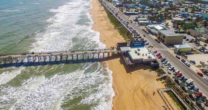 Relaxing Waterfront Stay | Dock & Pool Heat Opt