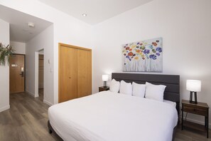 2 bedrooms, iron/ironing board, WiFi, bed sheets - Experience Comfort in Village Center 306, In the heart of Purgatory Village (Durango)