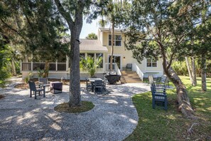 Outdoor dining - 514 Remora Dr - Private Lakefront View (Fripp Island)