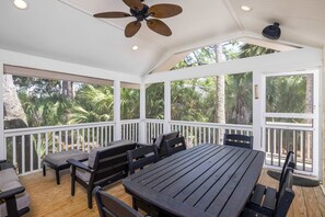 Outdoor dining - 514 Remora Dr - Private Lakefront View (Fripp Island)
