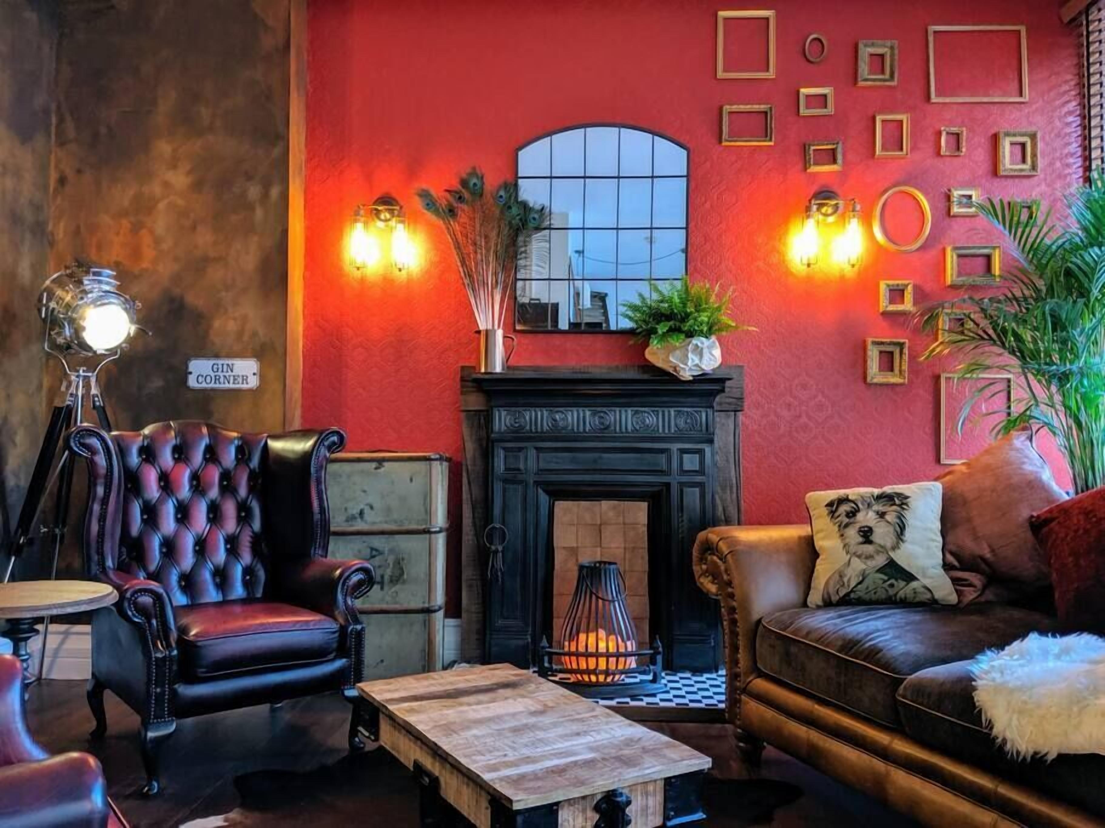 Televisión, chimenea, oficina