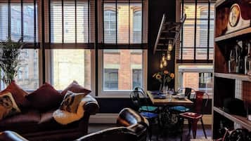 TV, fireplace, offices