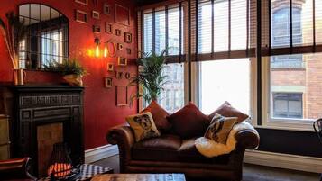 TV, fireplace, offices