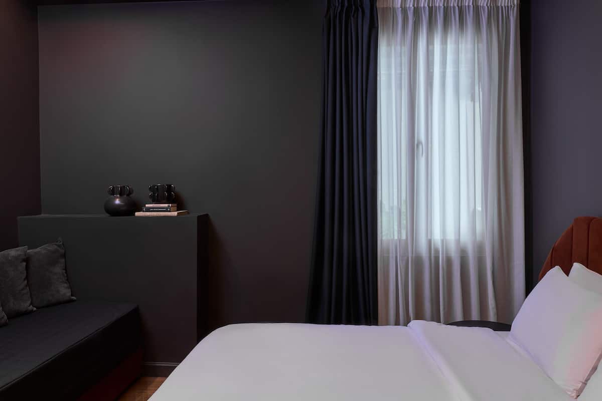 Icon Premium Suite | 1 bedroom, hypo-allergenic bedding, minibar, in-room safe