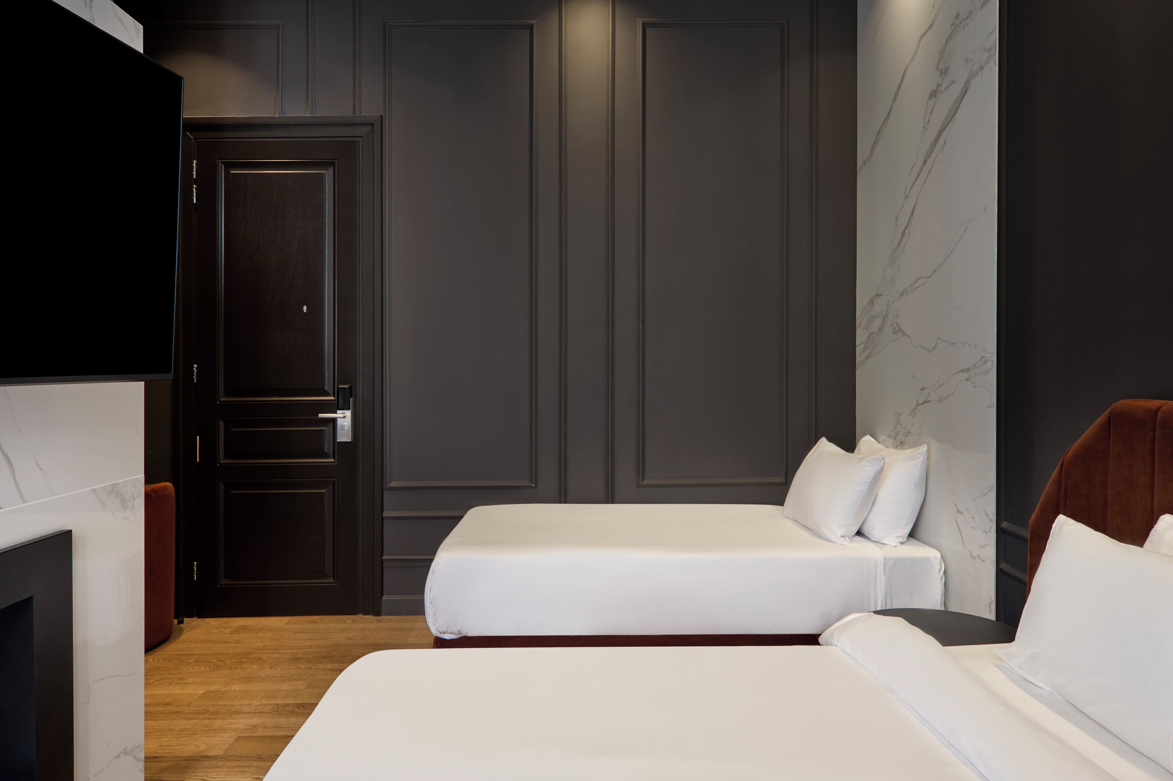 Ropa de cama hipoalergénica y minibar 