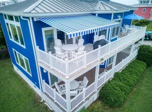 Outdoor dining - Stunning Direct Water Views, Private Beach & Community Pool! (Cape Charles)