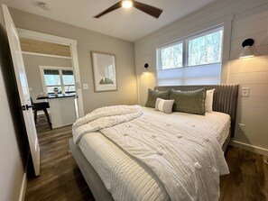 2 bedrooms, WiFi, bed sheets - Mountain Mama at The Retreat at Sunset Bluff (Monteagle)