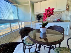 Luxury Apartment | Dining - Residencial Las Brisas (Praia Grande)