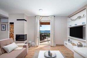 Fireplace - Villa San (Sveti Filip i Jakov)