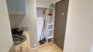 Interior - 35m² air-conditioned apartment for 2 travelers with a completely private entrance. (Soultz-Haut-Rhin)