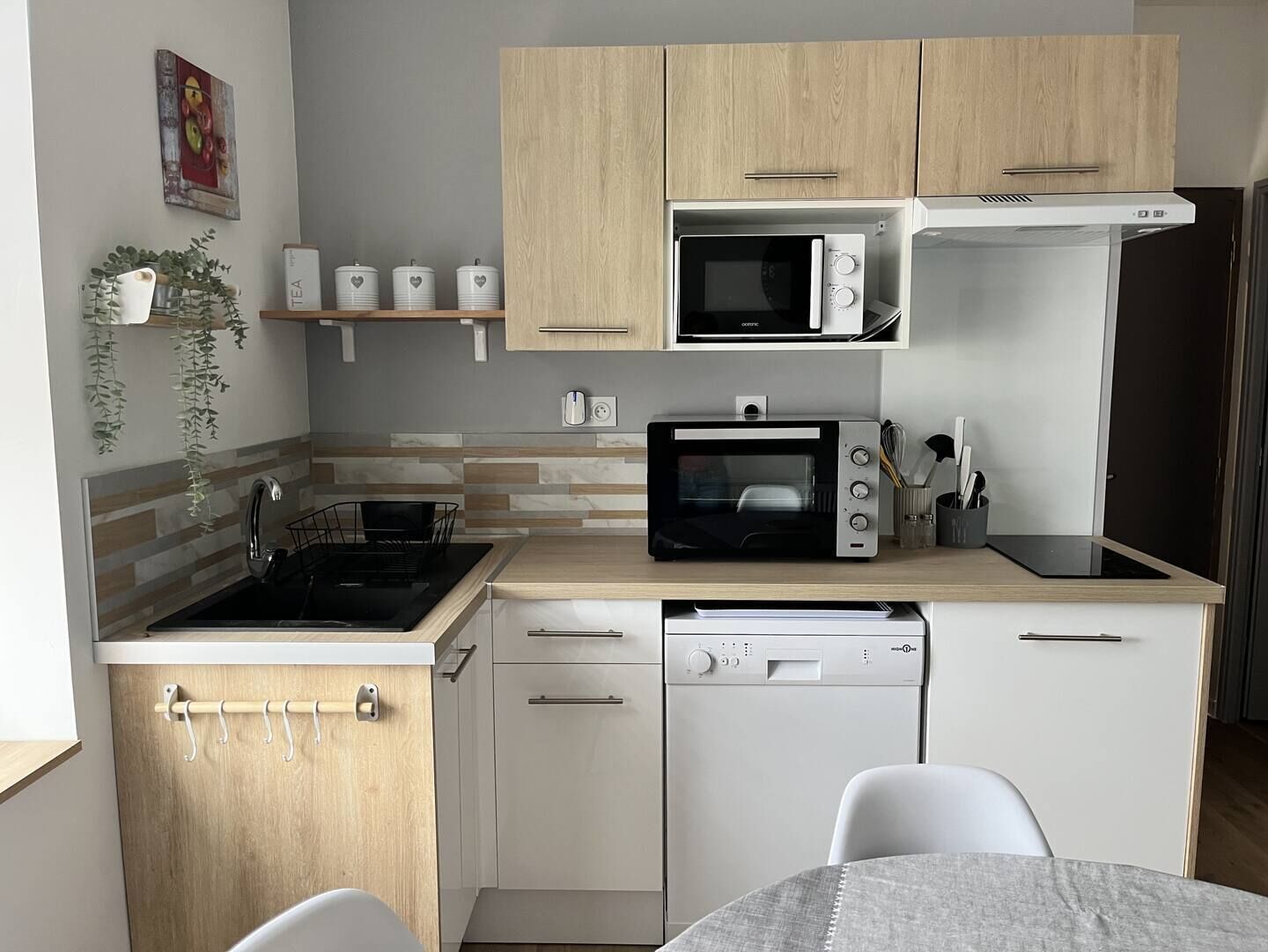 Fridge, microwave, oven, dishwasher