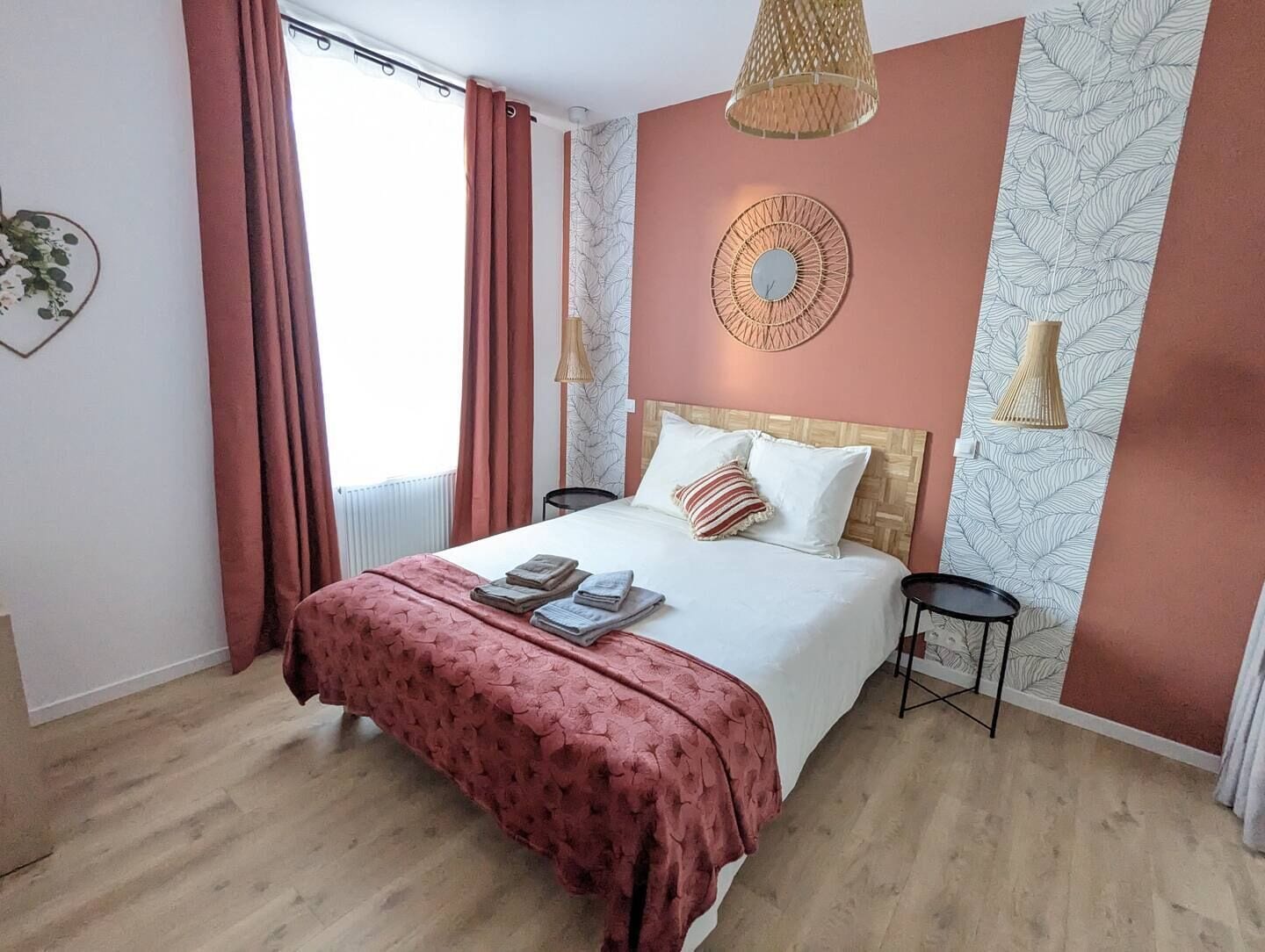 1 habitación, tabla de planchar con plancha, wifi gratis y ropa de cama 