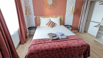 2 chambres, fer et planche à repasser, lit parapluie, Wi-Fi gratuit