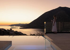 Outdoor pool, a heated pool - Cueva Villa I, a unique escape by the sea (Crete)