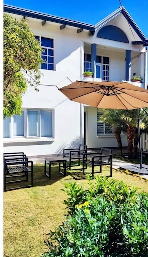 Terrace/patio - Encantadora Casa con Jardín (Cochabamba)